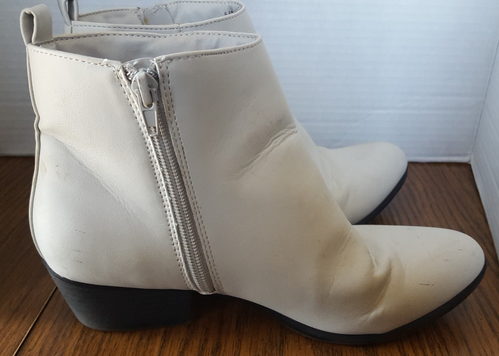 Esprit Womens Size 6.5M Off White Zippered Ankle Boots